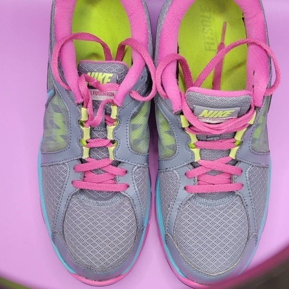 Nike dual fusion running shoes women's 9.5 size . - Picture 8 of 8